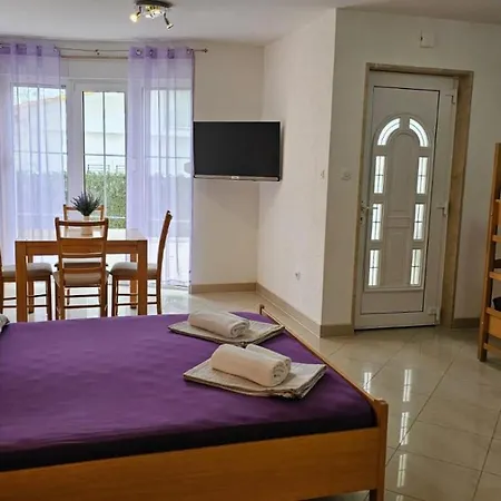 Barnjak Apartman *