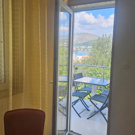 Barnjak Apartment *