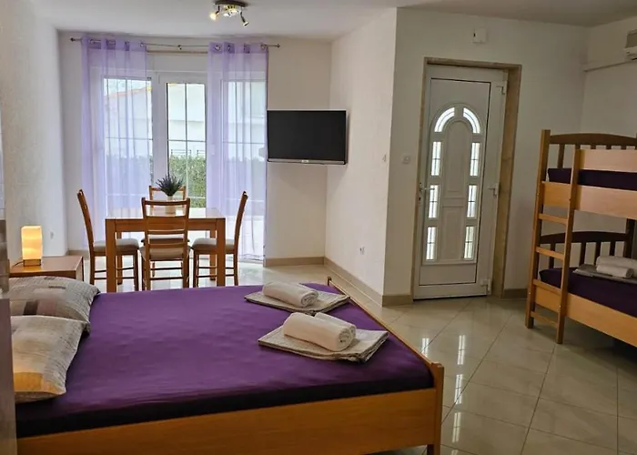Barnjak Apartment *